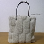 【sale!】フェイクファーのミニトートバッグ(milk tea beige)