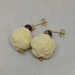 白薔薇のピアス（イヤリング変更可）