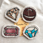 【SALE】宝石の刺繍ブローチセット