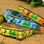 【再販】カエルと音符の刺繍首輪【小型犬用サイズ】