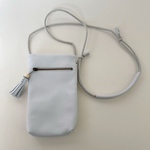 送料込み　レザースマホショルダーバッグ　内側リバティ