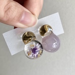 ｺﾎﾞｼ ( ﾊﾟｰﾌﾟﾙ ドライフラワー クリア マーブル ぷっくり ぽってり いびつ 丸 球 イヤリング ピアス )