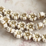 【9㍉ 10個】ハワイアン＊white & gold＊チェコビーズ＊白＊ホワイト＊ピンクゴールド＊ハイビスカス＊フラワー＊花