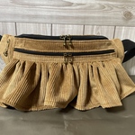 ハンドメイド　コーデュロイリメイク　ダブルファスナー　フリルウエストポーチ　ボディバック