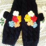 手編み　ハンドウォーマー　花モチーフ　カシミア混ブラック