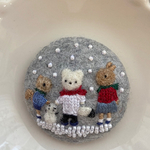 刺繍ブローチ