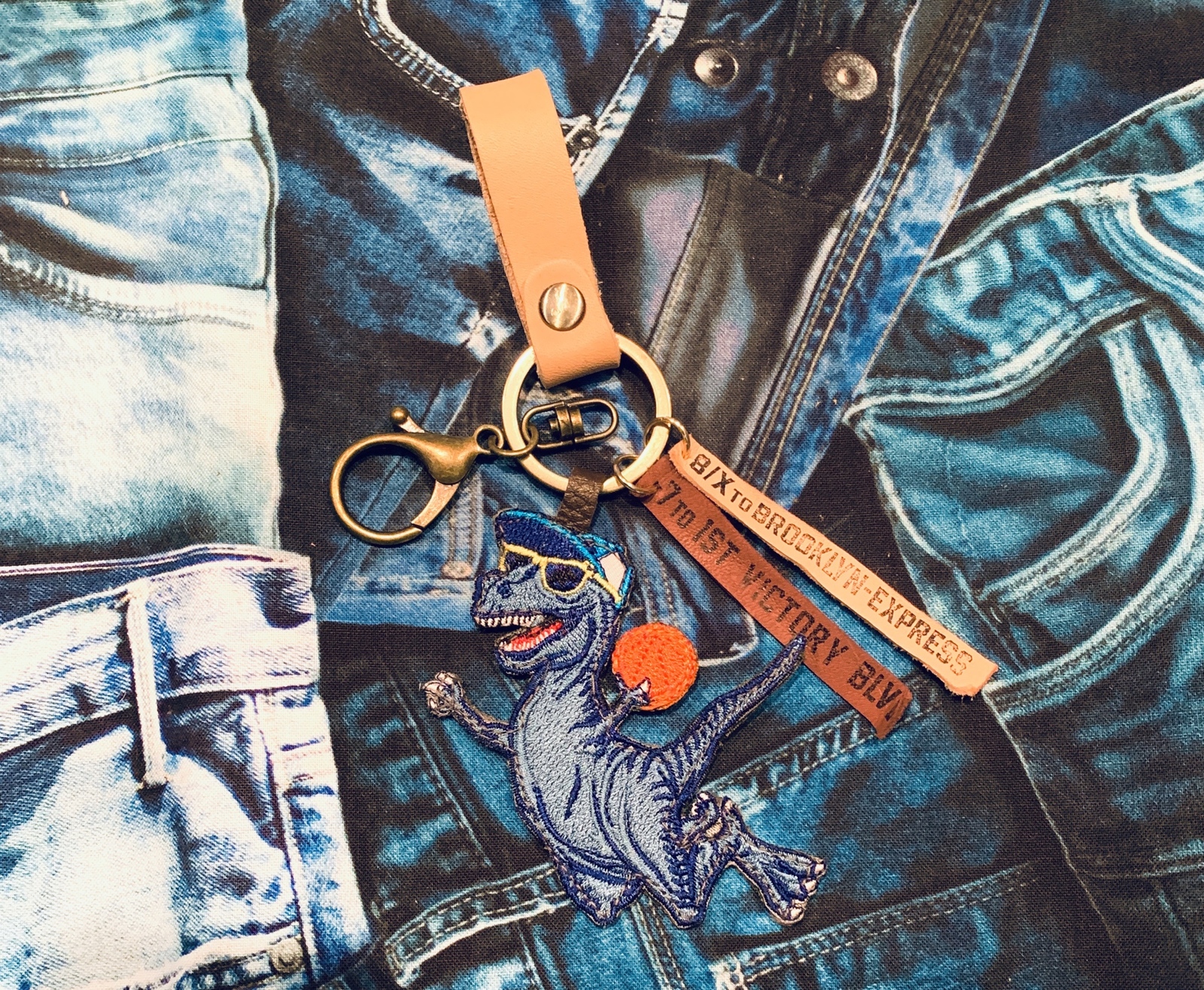 【KKおまとめ】恐竜★ブルーｘネイビー 5点 ジュラシック・ワールド スーパーアクション！ひかってほえるT