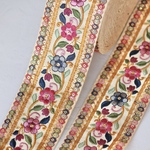 インド刺繍リボンᢂシルクフラワー　ベリー　 インド刺繍/刺繍リボン/リボン/シルクリボン/トリム/ブレード/ジャガードリボン/チロリアンテープ/レース