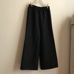 モイストウォッシュ加工リネン黒で作ったワイドパンツ