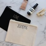 【シンプルフォント】フラットポーチ 刺繍 イニシャル 名前入れ 名前入り 文字入れ 