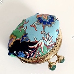 リバティ　がま口ポーチ