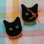 黒猫顔のブローチ