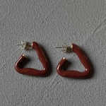 Specialprice!チタンポストtriangle  pierce ワインレッド