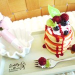 ラズベリーの段々パンケーキ　小物入れ　☆リーフぬいぐるみ