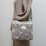 YUWAの布ちょっとお出かけサコッシュ、ショルダーバッグ花柄グレー