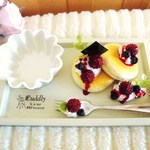 ラズベリーのふわふわパンケーキ　小物入れ　★黒バンビ