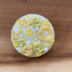 ビーズ刺繍くるみボタン（ヘアゴム/ブローチ）