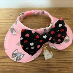 犬・猫の首輪　約25～28　cocoちゃん丸襟リボンチョーカー　ピンク系・花と猫柄・ハートのリボン