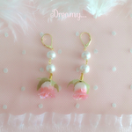 一輪薔薇とコットンパールのピアス