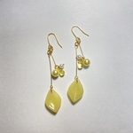 【あや様専用】💛ひらりと桜イメージピアス💛💗チェコガラスのぶどうピアス🍇