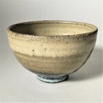 青いモダンなお茶碗