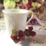 ヒラヒラゆれる♡花びらピアス エンジ