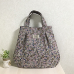 タック入りまるいトートバッグ　A