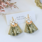 【 再販 】インド刺繍　刺繍リボン　タッセル　グリーン　緑　ピスタチオ　ゴールド　コットンパール　ピアス　＊　お洒落　結婚式　ウェディング　お呼ばれ　華やか　プレゼント　プチギフト　ギフト　大ぶり　