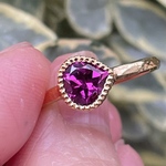 ロードライトガーネット　 グレープ色のしずく0.99ct　シルバーSV925リング