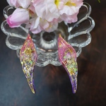 水花の羽根／オルゴナイトモチーフピアス