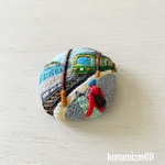ボクと電車サーフィンの日々。手刺繍ブローチ