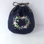 ★★さまオーダー作品　刺繍のポーチ