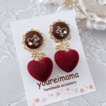 リボンとハートが揺れるイヤリング ピアス