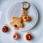 本物みたいな　桜　クッキー　と　ドーナツ　キーホルダー　チャーム
