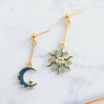 青い太陽と月のピアス