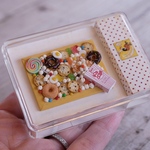 Popcorn frame.