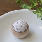 刺し子の針山【スミレ】小花刺し　ピンク