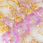 ピンク◆シャラシャラWinterキーホルダー　シャカシャカ　レジン