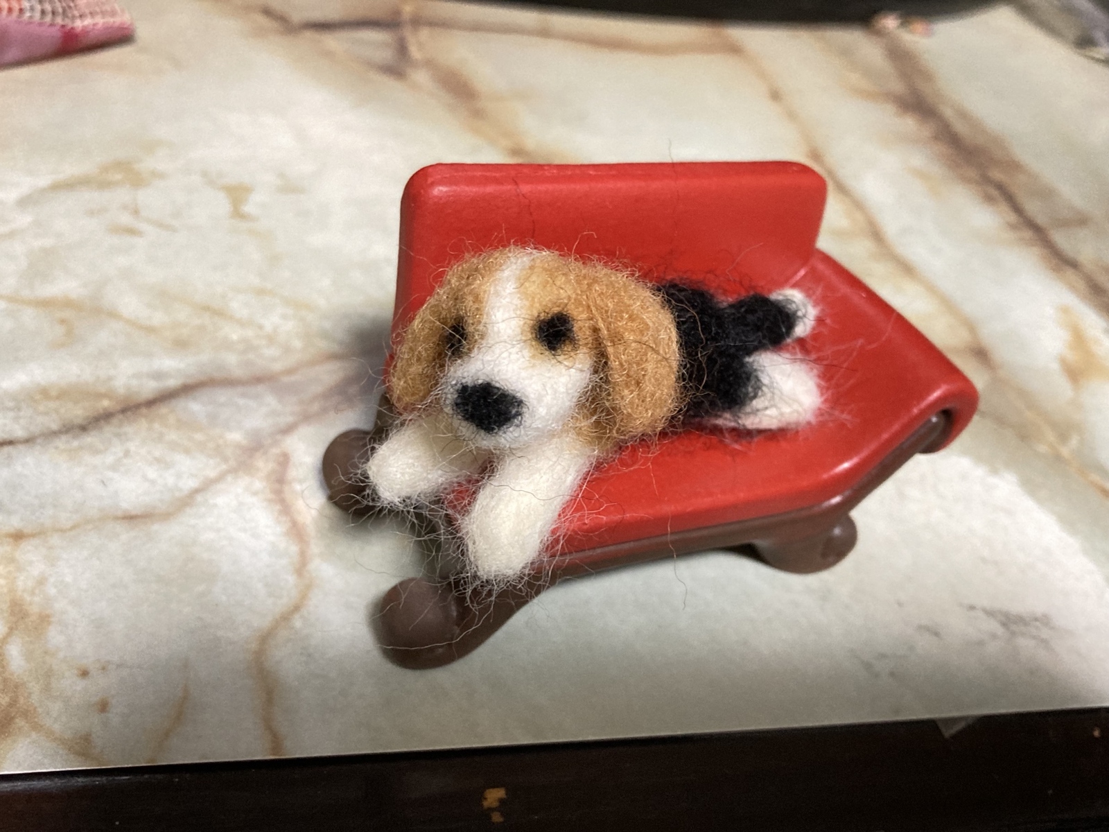 オーダー見本 羊毛フェルト寝そべりビーグル - DOG-LOVER