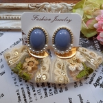 受注生産【ピアス】春 おおぶり パープル ビーズ刺繍 カボション ホワイト ゴールド インド刺繍リボン/イヤリングOK