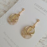 ベージュモザイクパーツのイヤリング／ピアス