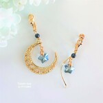 【 三日月と流れ星の アシンメトリー イヤリング/ピアス（金色・ブルーサンド） 】 ゴールド 蒼 紺