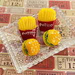 【新作ボタン】可愛いハンバーガーとポテトのボタン☆1セット2種類各2個入り！入園グッズの装飾にオススメ☆アメリカン