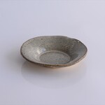 丸いひらひら小皿　黄御影土×白鼠結晶釉