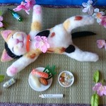 花見で酔いつぶれた三毛猫　羊毛フェルト　猫　ハンドメイド