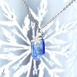 冬の夜空鉱石のネックレス(レジンアクセサリー)
