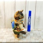 羊毛フェルト　猫　立ち猫　籠を持ったキジトラ猫さん　キジトラ　ねこ　ネコ　猫フィギュア　