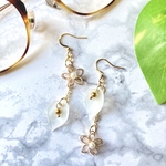 ワイヤーフラワー 花びら チェーンピアス  イヤリング 左右非対称 お洒落✨