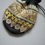 インドブレード巾着ポーチ　花柄ゴールド刺繍　グリーン　ラインストーン　アクセサリーポーチ　小物入れ　エスニック