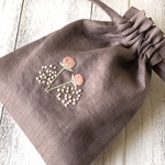 手刺繍リネンの巾着ポーチ　千日紅とかすみ草